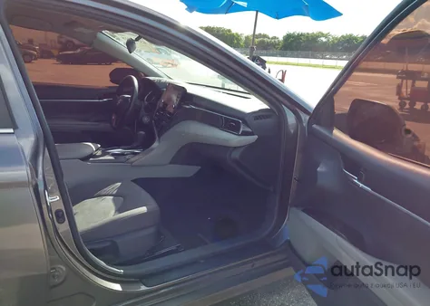 2022 Toyota Camry Le z USA, uszkodzony, nr VIN 4T1C11AK6NU041793